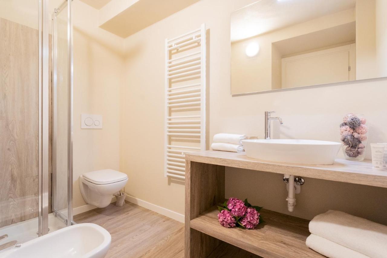 Romantic Escape City Centre With Jacuzzi & Parking By Rent All Como Exterior foto